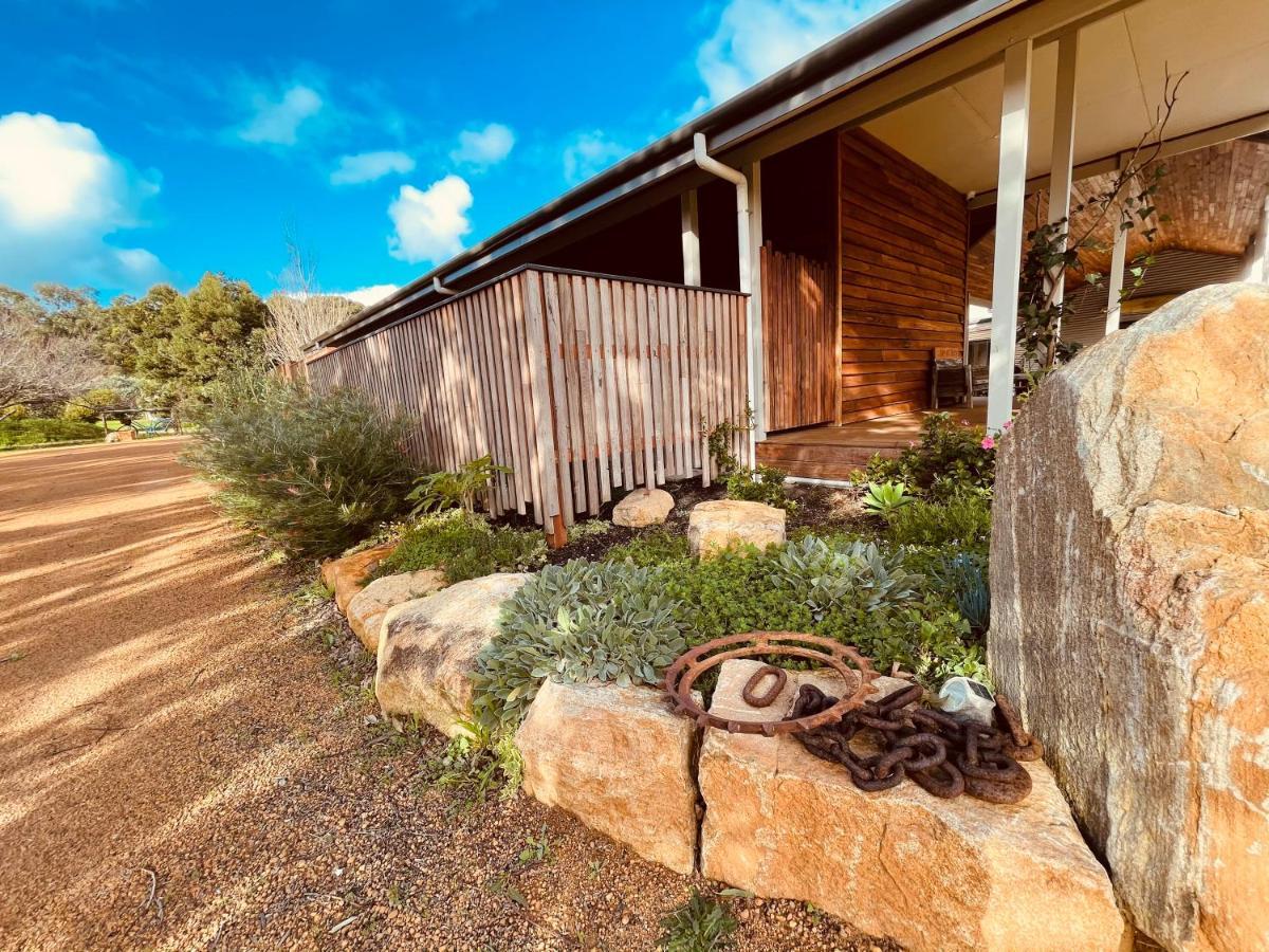 Grape Juice Retreat Rustic Romantic Gateway 5Mins To Beaches & Town 마가렛리버 외부 사진