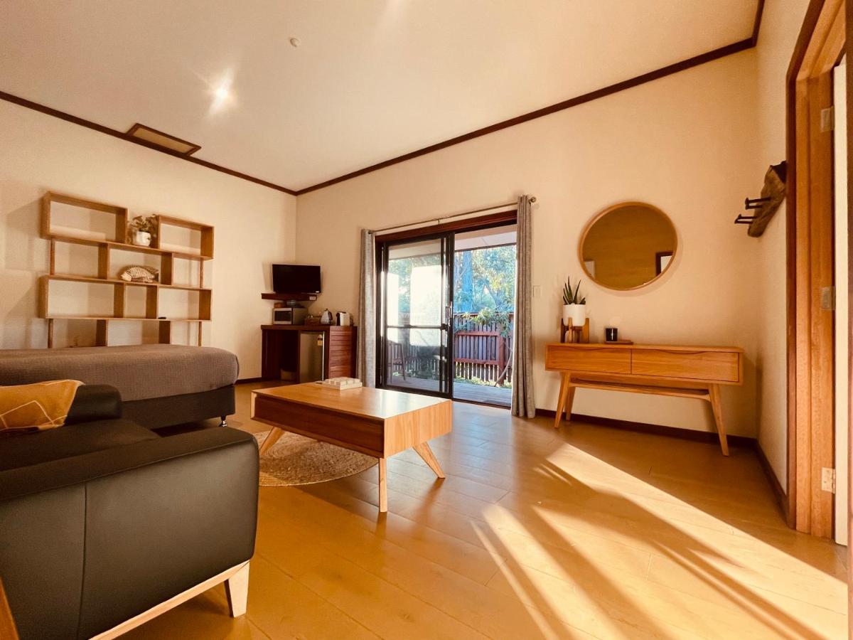 Grape Juice Retreat Rustic Romantic Gateway 5Mins To Beaches & Town 마가렛리버 외부 사진